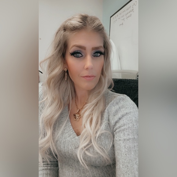 Meet your Posher, Leslie!!! Filter your search in my closet to find what ya need - Picture 6 of 16